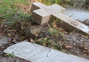 Caitlin Ashworth | USFSP For four months, Vanessa Gray, 22, has methodically found forgotten burial vaults and headstones in Lincoln Cemetery, a long-neglected graveyard for black people. 