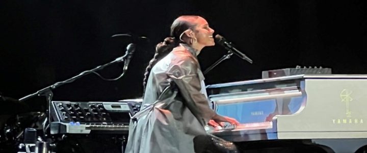 Alicia Keys returns to Tampa for electric concert